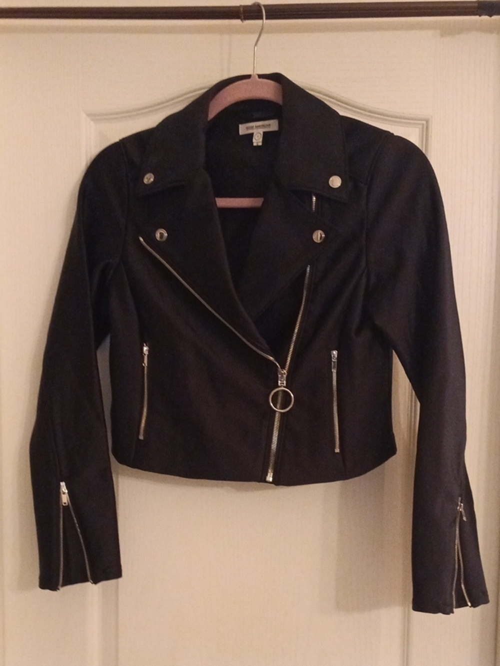 Good American Black Cropped Moto Leather Jacket with Ring Pull